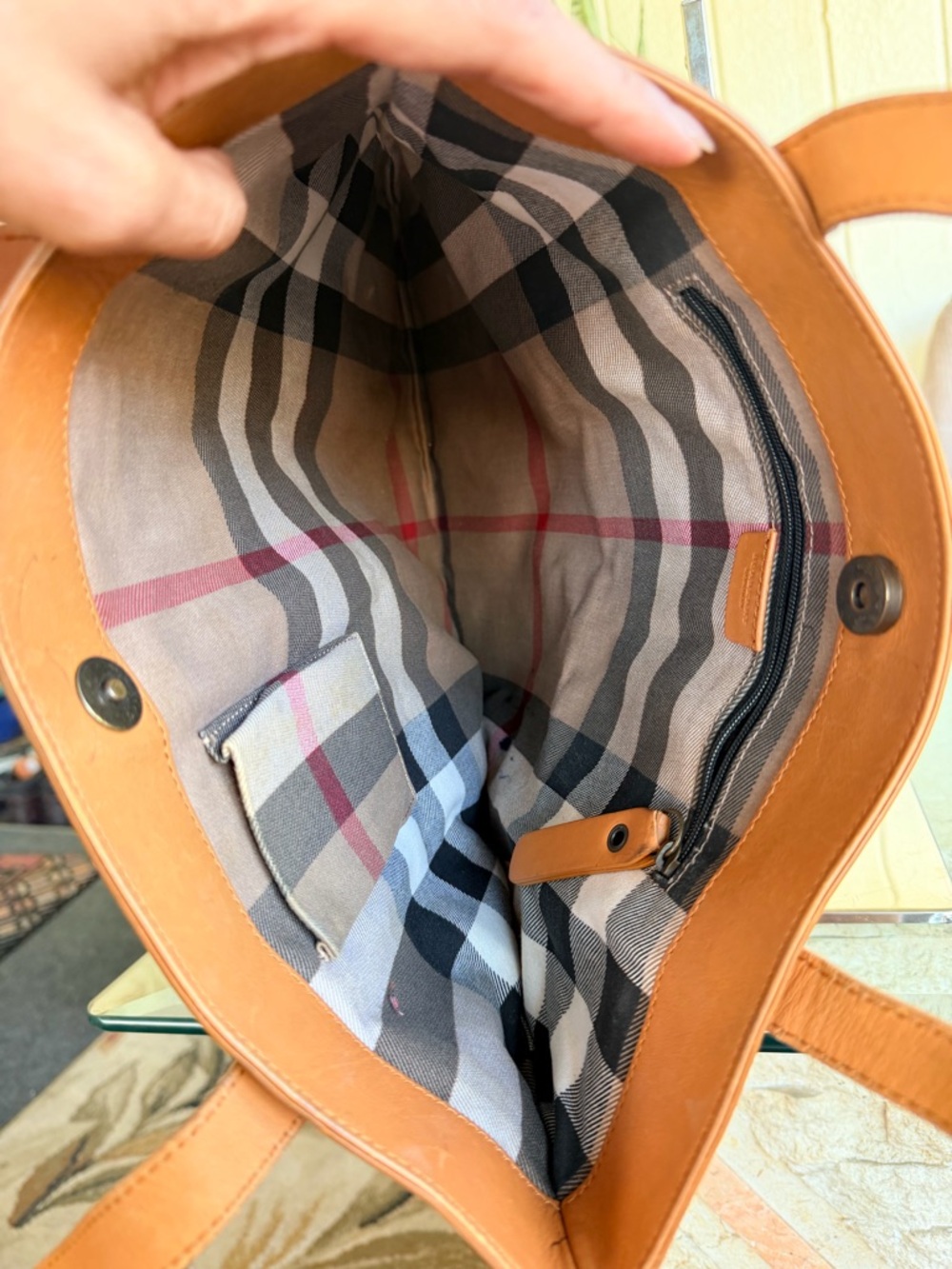 Burberry Tote Bag💝💝💝 - Picture 6 of 7